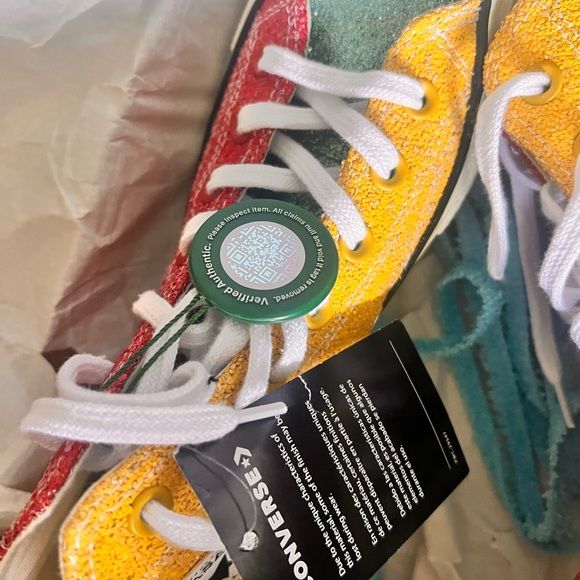 BRAND NEW CONVERSE AND LIMITED EDITION - Picture 3 of 5